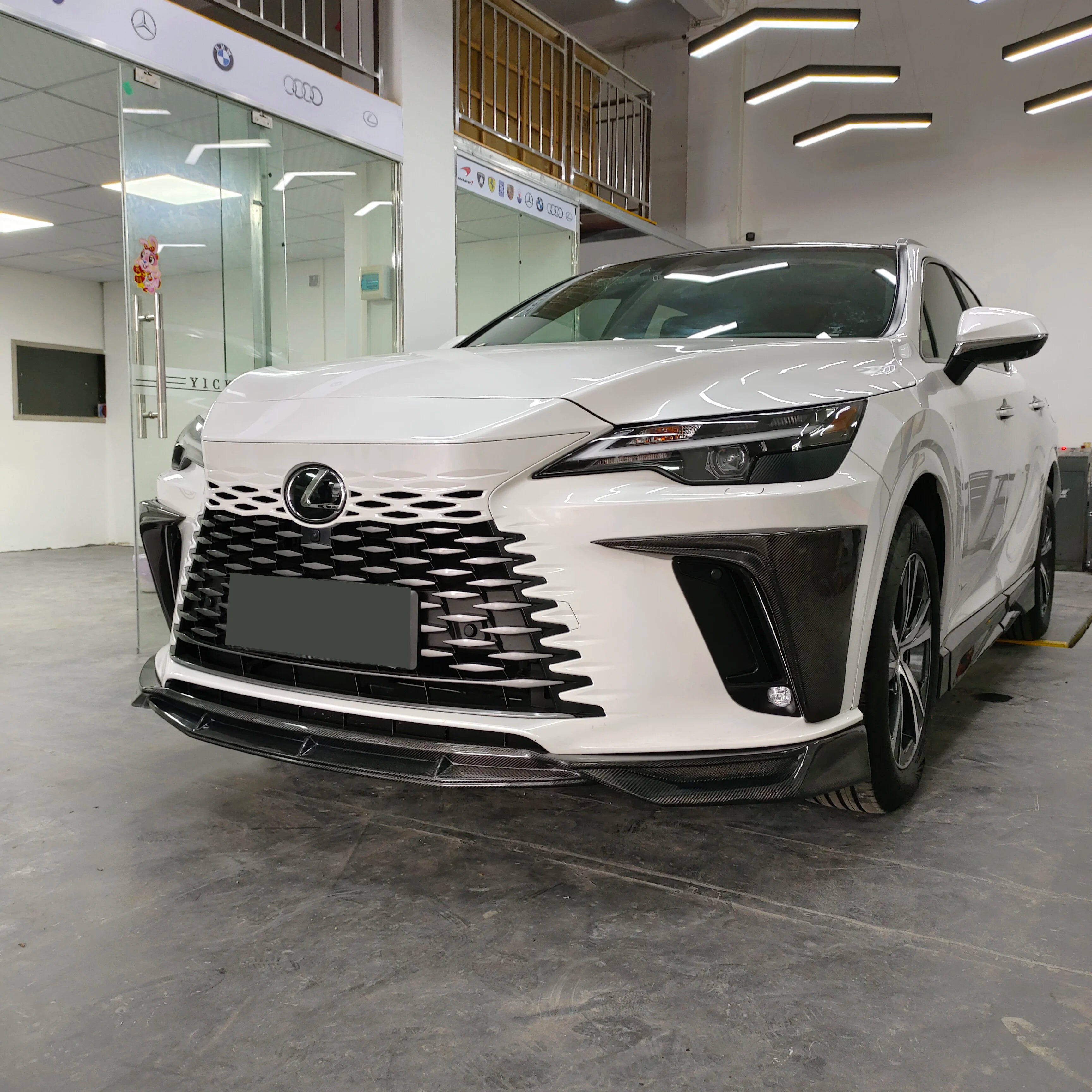 Runde New Arrival for 23 Lexus RX 500H Upgrade Trd Style Carbon Fiber Body Kit Front Lip Rear Diffuser Side Skirts High Quality