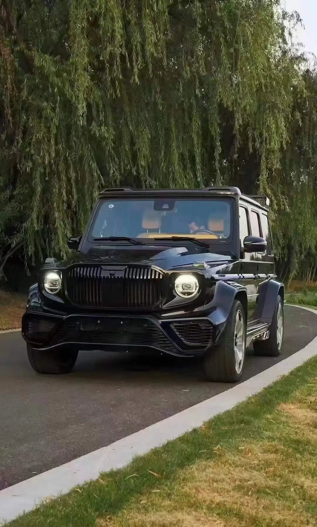 New Runde G900 Maybach Body Kit for Mercedes-Benz G-Class PP Material Car Bumpers Hood Spoiler with Perfect Fitment Auto Parts