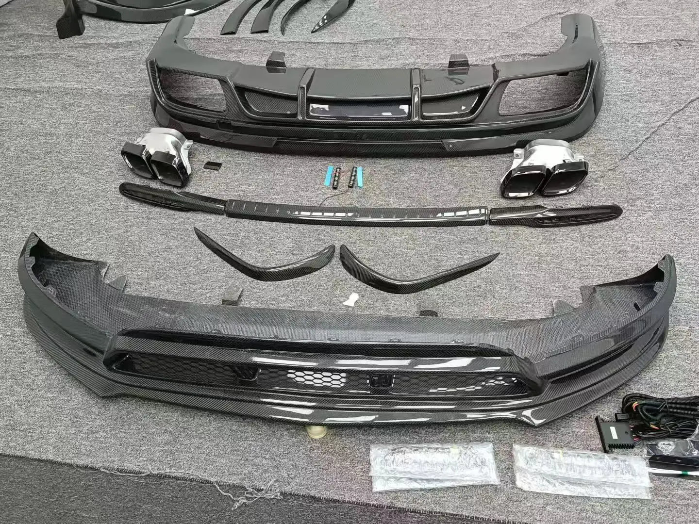 Runde New for Mercedes-Benz GLS Maybach Upgrade Kit LD Style Carbon Fibre Body Kit Front and Rear Side Skirts High Quality