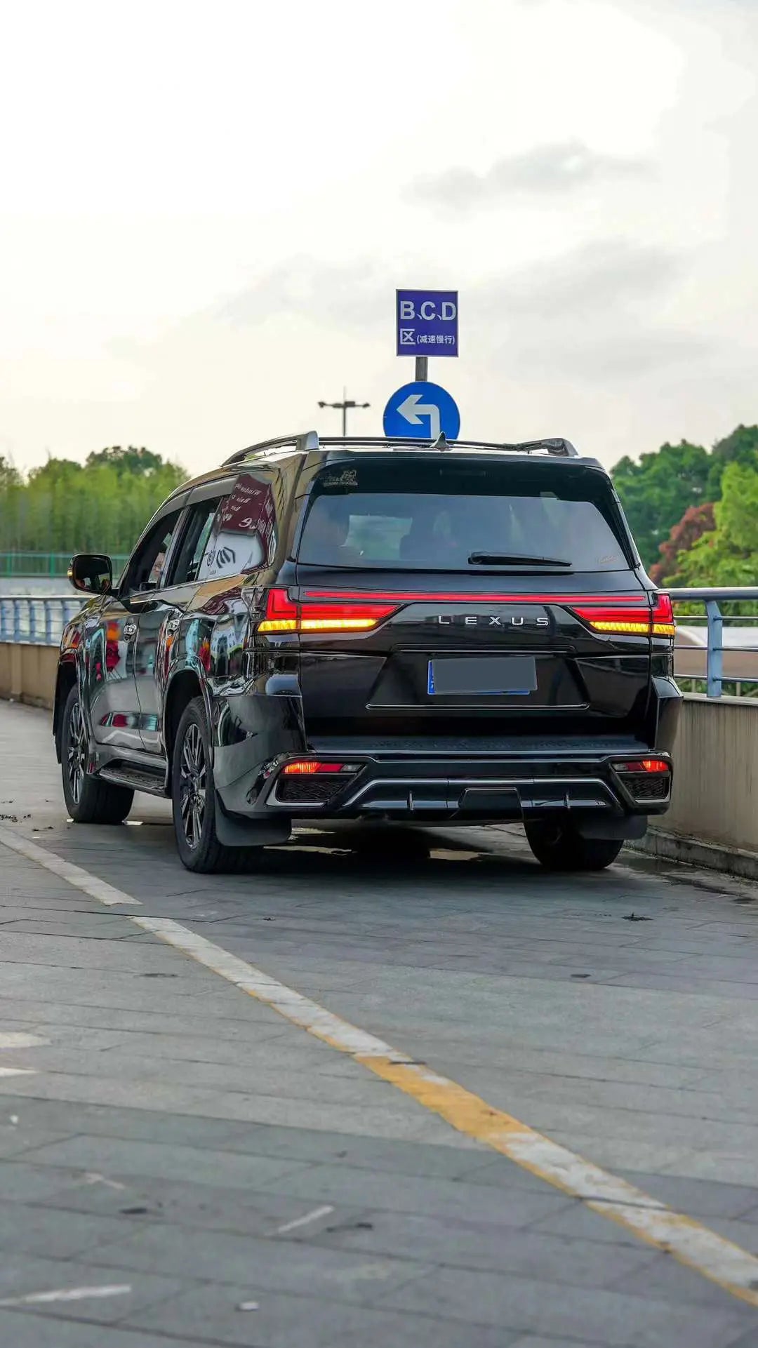 Conversion Kits for 2008-2015 Lexus LX570 Upgrade 2024 LX600 Body Kit Car Bumpers Lights Hood Fender Wheel Eyebrow Facelift