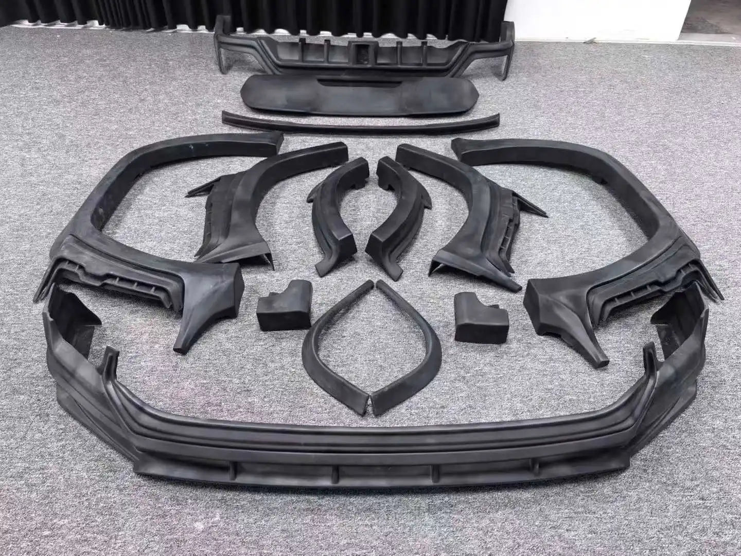 Runde Perfectly Adapts for Lexus LX600 Upgrade and Modification with WD Style High-quality FRP Car Bumper Body Kit