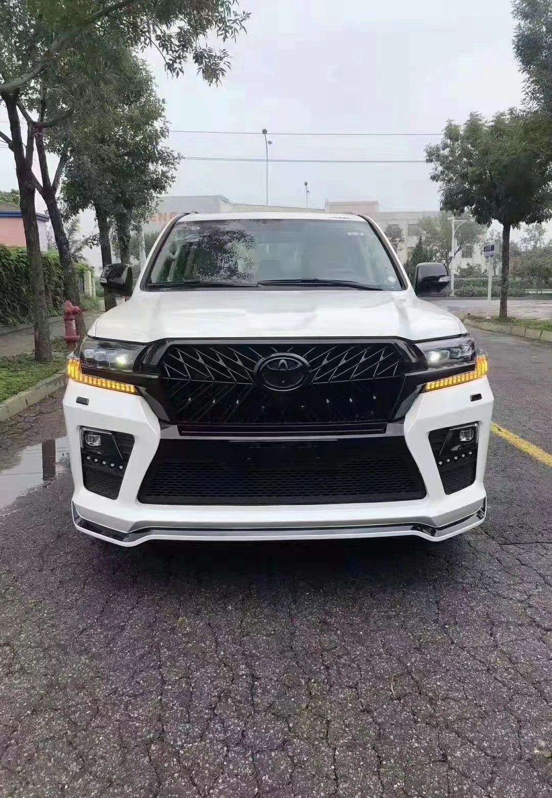 Runde PP Material for Toyota Land Cruiser Old Upgrade New Black Style Body Kit Front Rear Bumper Side Skirt Grille Headlight