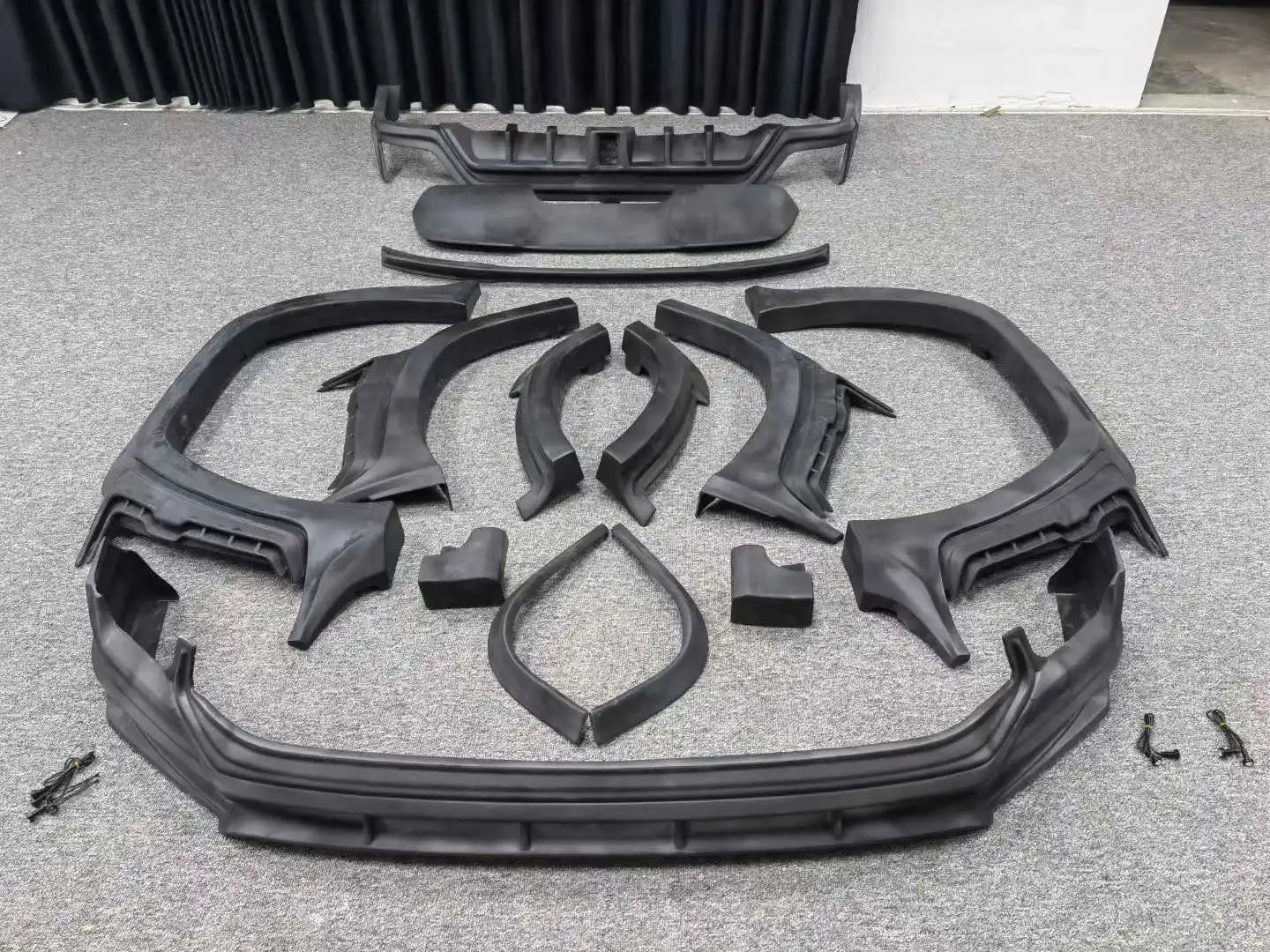 Runde TOP RANKING 2022-2025  for Lexus LX600 Upgraded with WD Surround and Affordable FRP Body Kit